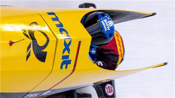 Nach Sturz-Stopp: Friedrich nur Zweiter im Viererbob Lisa Buckwitz (vorn) und Kira Lipperheide gewinnen in Winterberg im Zweierbob.