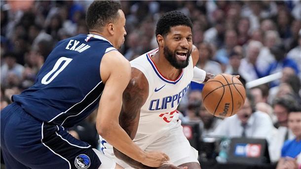 NBA-Star George für mehr als 200 Millionen nach Philadelphia Paul George (r) wechselt innerhalb der NBA zu den Philadelphia 76ers.
