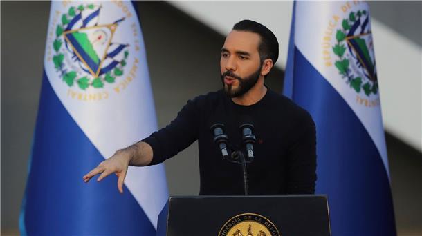 El Salvador billigt unbegrenzte Wiederwahl des Staatschefs Präsident Nayib Bukele regiert das kleinste mittelamerikanische Land seit 2019. (Archivbild)