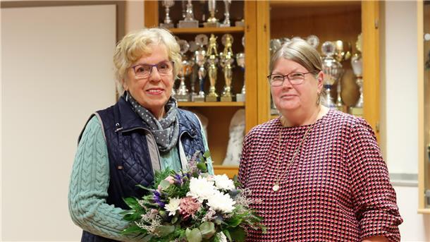 Seniorenbeirat Tarmstedt: Auf die Füße treten ist erwünscht 14 Jahre lang haben diese Frauen Spitzenjobs gemacht: Marianne Grabau (links) war für die Besuchsdienste verantwortlich und Christa Ruschmeyer hatte den Vorsitz des Seniorenbeirats der Samtgemeinde Tarmstedt inne. Nun treten beide in die zweite Reihe.