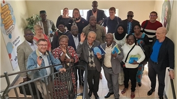16 Vertreter von Einrichtungen der Erwachsenenbildung aus Westafrika besuchten die Kreisvolkshochschule Wesermarsch