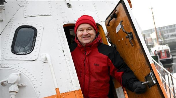 Ehrenamtliche setzen Seenotrettungskreuzer „Bremen“ instand 16.12.2022, Bremen: Kai Steffen auf der „Bremen“. Vor 70 Jahren wurde erstmals ein moderner Seenotrettungskreuzer zu Wasser gelassen.