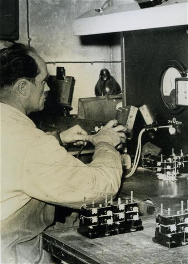 1959 fotografierte Fritz Frerichs diesen Arbeitsplatz bei Felten.