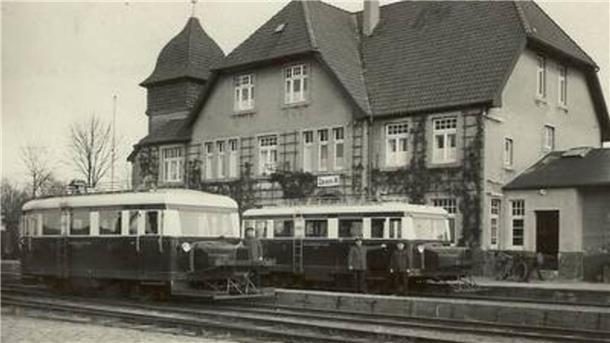 Traum vom Zug nach Tostedt lebt in Zeven wieder auf 1971 verließ der letzte Schienenzepp mit Fahrgästen den Zevener Bahnhof-Süd. Seit bald 30 Jahren wird über die Wiederaufnahme des Personenverkehrs auf stillgelegten EVB-Strecken diskutiert, ohne dass es zu einer Entscheidung gekommen wäre.