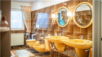 Badezimmer im Colani-Stil.