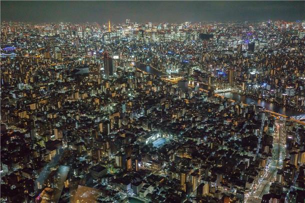 2. Tokyo Skytree Der Fernsehturm ist mit 634 Metern das höchste Bauwerk Japans u...