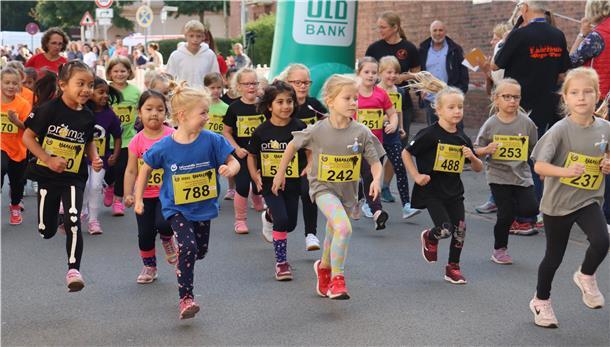 34 Mädchen der Jahrgänge 2016 und 2017 gingen um 11 Uhr an den Start. 