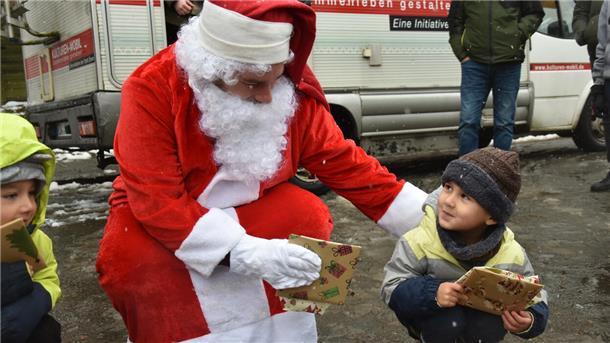 Das Foto zeigt den Nikolaus. 