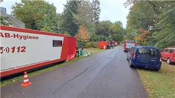 Neue Container an der Einsatzstelle