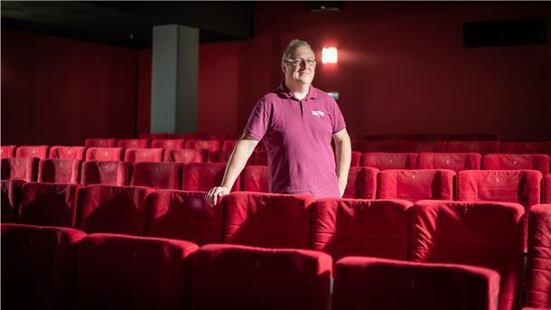 „Passage“-Kino und „Pferdestall“ öffnen wieder Ab 18. Juni 2020 öffnet Torsten Dubiel das „Passage“-Kino in Bremerhaven wieder - mit einem komplexen Sitzverteilungssystem.