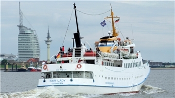 Die "Fair Lady" in Bremerhaven. Ab April ist das Schiff wieder zwischen Bremerhaven und Helgoland unterwegs.