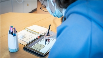 Ab Montag müssen auch die Schüler der weiterführenden Schulen im Unterricht keine Maske mehr tragen.