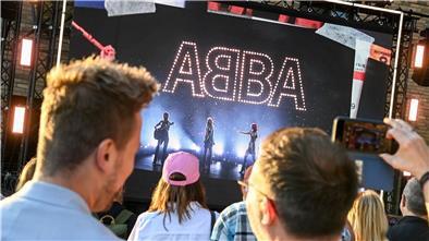 ABBA haben nach fast 40 Jahren Pause ein neues Album angekündigt.