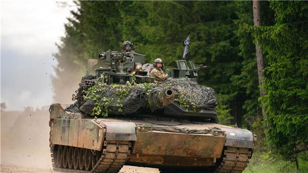 Weißes Haus: Ukraine braucht Leopard-Panzer, keine Abrams Abrams-Panzer der US Army sollen nur in die Ukraine geliefert werden, damit Deutschland Leopard-Panzer schickt.
