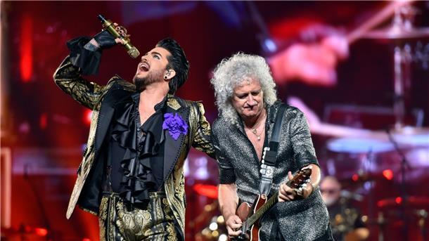 Queen legen „The Miracle“ neu auf Adam Lambert (l) und Brian May von Queen bei einem Auftritt in Chicago 2019.