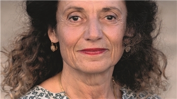 Frau