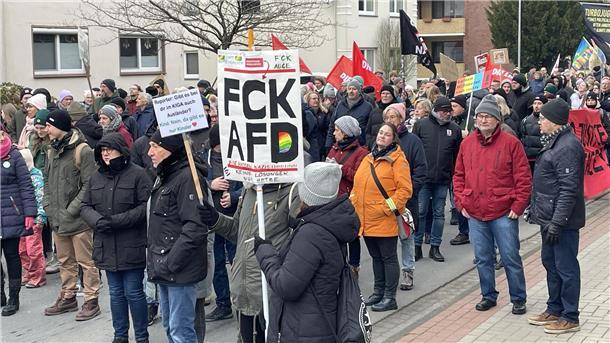 Starkes Zeichen gegen rechts bei Demo in Nordenham Demo in Nordenham