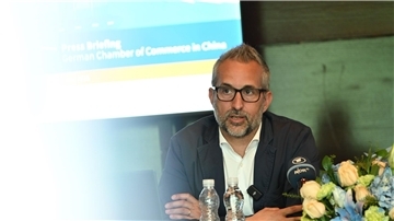 AHK-Vorstandsmitglied Oliver Oehms spricht von schlechten Aussichten auf die Wirtschaftslage in China.