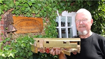 Aktuell baut Detlev Neuhof aus seinem Lieblingsmaterial Messing mehrere Schneepflüge der Österreichischen Baureihe 9760 im Maßstab 1:32. Sie erhalten später natürlich noch die Originalfarben der großen Vorbilder.