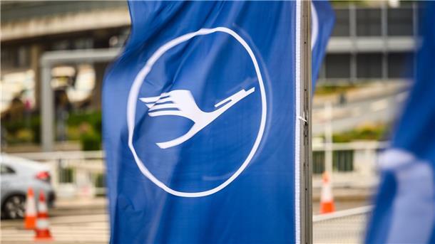 Ende der Quarantänepflicht: Lufthansa prüft China-Flugplan Aktuell fliegen die Airlines des Lufthansa-Konzerns 18 mal in der Woche zu Zielen im chinesischen Festland, einschließlich Hongkong.