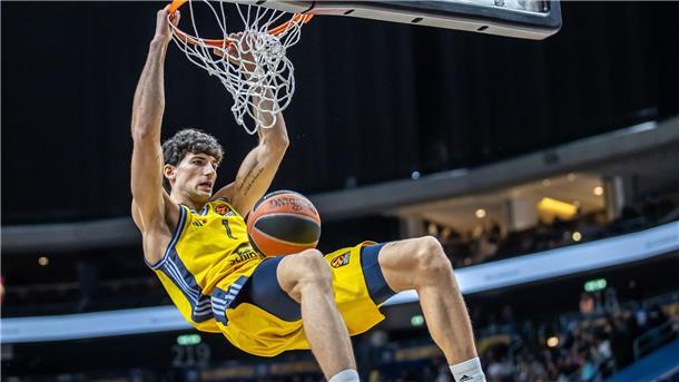 Alba chancenlos gegen Maccabi Tel Aviv - keine Vorkommnisse Albas Gabriele Procida beim Dunking.