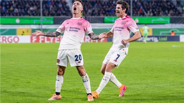 Immer wieder Kane: Bayern siegt im DFB-Pokal in Köln Álex Grimaldo sorgte per Freistoß für das 1:0 für Bayer Leverkusen.