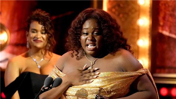 Tony Awards in New York verliehen Alex Newell bekam den Preis für die beste Leistung eines Schauspielers in einer Nebenrolle bei den Tony Awards in New York.