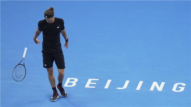 Alexander Zverev ließ seinen Frust am Schläger aus.