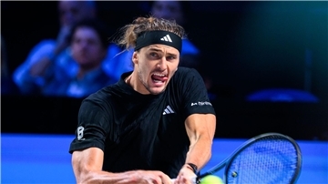 Nach Dreisatz-Krimi: Zverev verliert Finale gegen Sinner Alexander Zverev steht beim Tennis-Turnier in Wien im Finale.