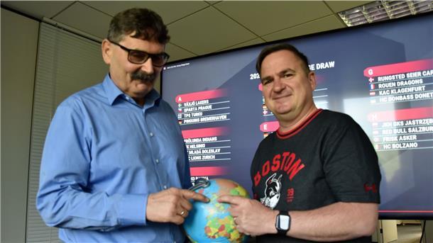 Alfred Prey (links) und Hauke Hasselbring freuen sich auf die Reisen durch Europa mit den Fischtown Pinguins.