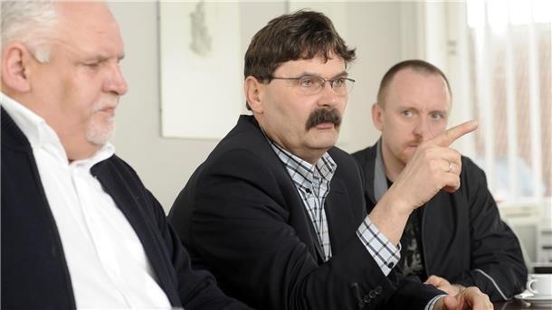 Zum 70. Geburtstag: Die Karriere von Alfred Prey in Bildern Alfred Prey nach der Saison 2009/10 in einem Interview. Links Geschäftsführer Hans-Werner Busch, rechts der damalige Trainer Craig Streu.