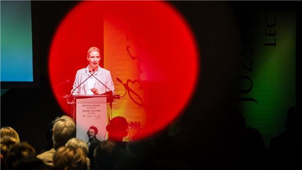 Alice Weidel, Co-Vorsitzende der AfD, hält im Institut des 21. Jahrhunderts in Budapest einen Vortrag unter dem Motto „Deutschland und Europa“. 