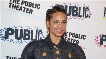 Alicia Keys besucht die Off-Broadway-Premiere von „Hell’s Kitchen“ im The Public Theater. Das erste Musical der Sängerin hat in New York Premiere gefeiert.