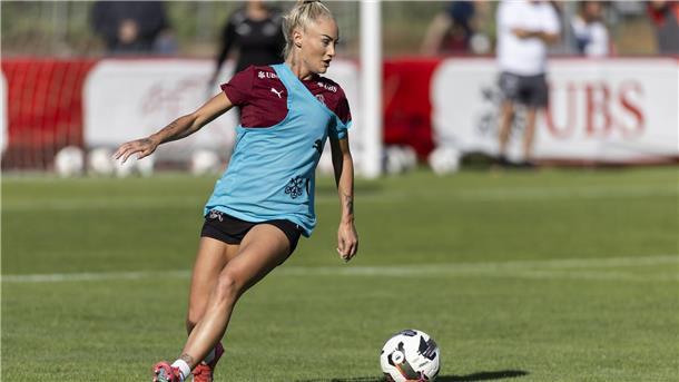 Schweizerinnen um Alisha Lehmann: 1:7 gegen U15-Jungen Alisha Lehmann und ihre Schweizer Kolleginnen hatten gegen die U15-Jungen des FC Luzern keine Chance.