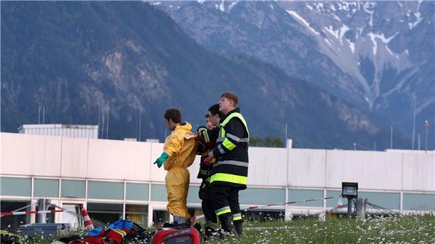 Hochgiftiges Natriumazid löst Polizeieinsatz in Klinik aus Allein in Murnau waren nach Feuerwehrangaben 66 Kräfte im Einsatz.