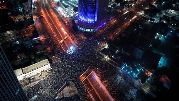 Hunderttausende demonstrieren gegen Justizreform in Israel Allein in Tel Aviv gingen rund 160.000 Menschen auf die Straße.