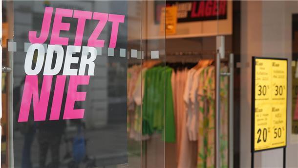 Gerry Weber schließt alle seine Shops - Marke wird verkauft Allzu lange dürfte es nicht dauern, bis der Klamottenverkauf in Gerry-Weber-Shop in Deutschland Geschichte ist.