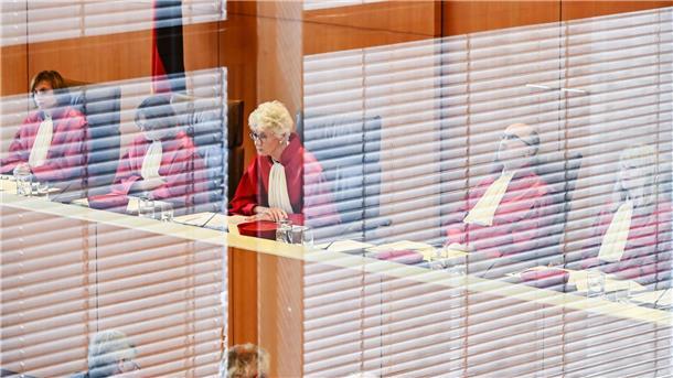 Grünes Licht für neues Wahlrecht - mit einer Einschränkung Als überwiegend verfassungsgemäß stuft das Bundesverfassungsgericht das neue Wahlrecht ein.