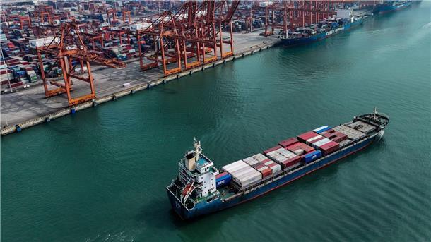 Chinas Exporte erholen sich nach schwierigem Jahr Als Zeichen einer Stabilisierung des chinesischen Außenhandels sind die Ausfuhren der zweitgrößten Volkswirtschaft im Dezember gestiegen.