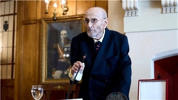 Álvaro Pombo wird mit dem Cervantes-Preis 2024 ausgezeichnet.