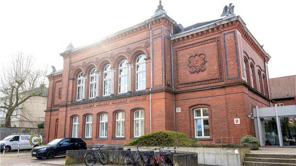 Am Amtsgericht Verden musste sich ein 50 Jahre alter Lastwagenfahrer aus Elsdorf wegen Fahrerflucht verantworten. Das Verfahren wurde am Ende eingestellt.