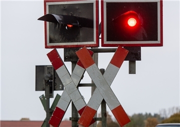 Rotlicht am Bahnübergang.