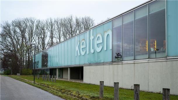 Ermittler nach Gold-Diebstahl aus Museum zuversichtlich Am Dienstag stahlen Unbekannte einen mehr als 2000 Jahre alten Goldschatz aus der Keltenzeit aus dem Kelten Römer Museum in Manching.
