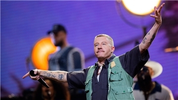 Am Donnerstag trat der US-Rapper Macklemore auf dem Gurtenfestival in der Schweiz auf. Auch dort sorgte der Auftritt im Vorfeld für Diskussionen.