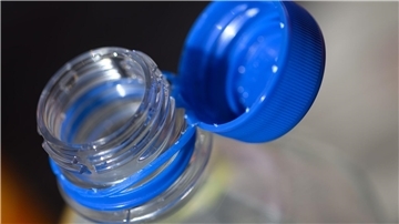Immer mehr winzige Plastikteilchen im menschlichen Körper Am häufigsten fand das Forschungsteam in den Gewebeproben Partikel aus Polyethylen, das für Folien und Flaschen verwendet wird. (Symbolbild)