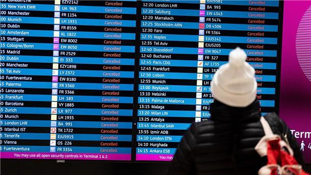 Am Hauptstadtflughafen Berlin-Brandenburg sind wegen des Warnstreiks des Sicherheitspersonals rund 200 Abflüge gestrichen worden.