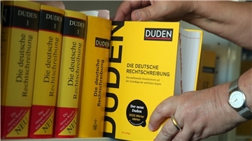Am Mittwoch kommt ein neuer Rechtschreibduden in den Verkauf.