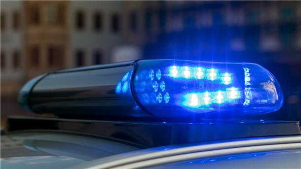 Am Mittwochnachmittag ist eine 71-jährige Scheeßelerin in einem Einkaufsmarkt am Vahlder Weg von Taschendieben bestohlen worden. Das berichtet die Polizei.