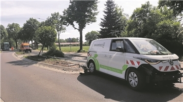 Am Mittwochnachmittag kam es auf der Selsinger Straße (B 71) in Bevern zu einem schweren Verkehrsunfall. 