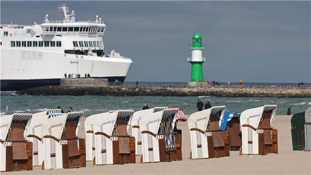 Am Ostseestrand: In der nächsten Woche können die Menschen im Norden auf besonders viel Sonne hoffen.